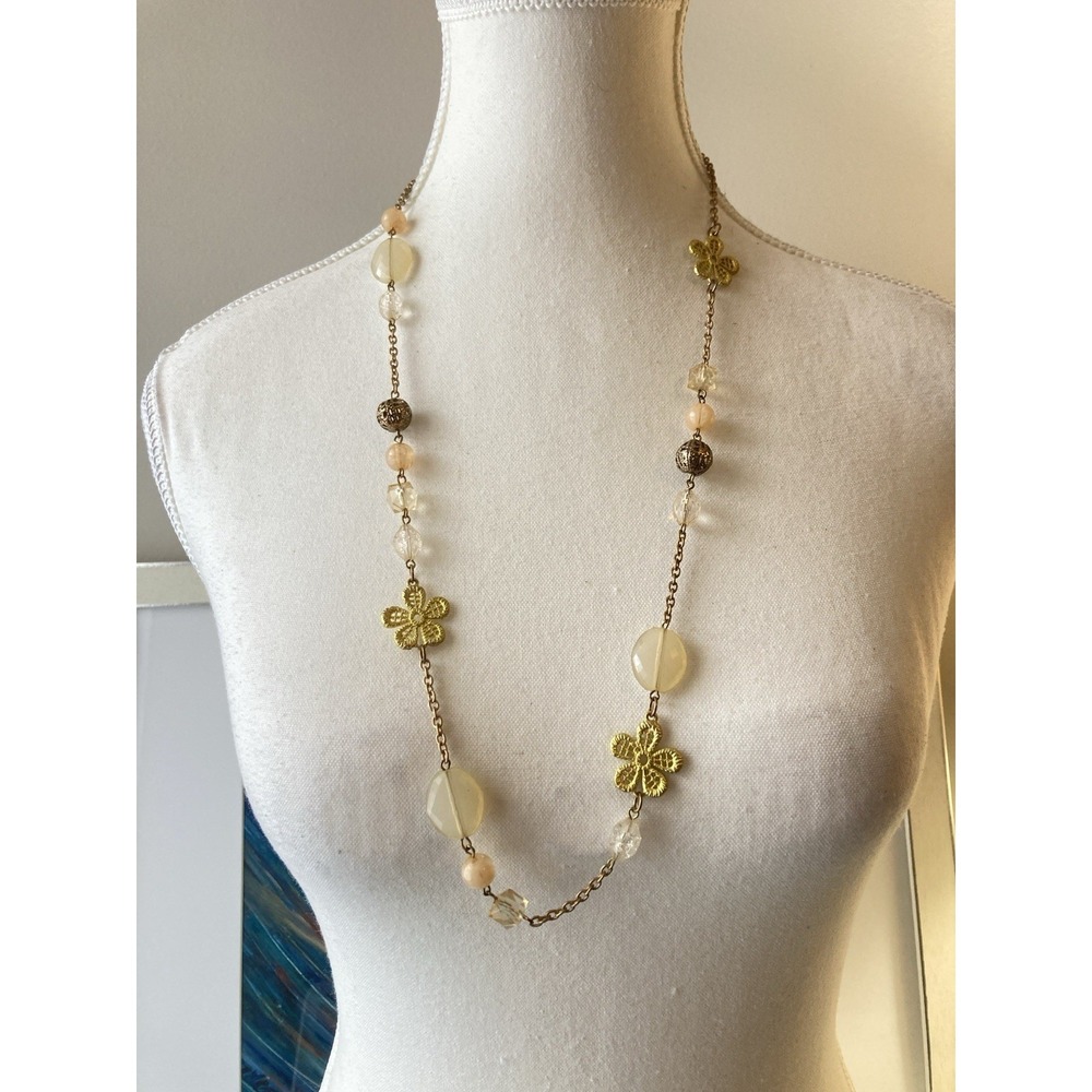 Romantic Beaded Necklace Filagree Gold Tones Feminine Cottage Fairy Ivory Cream‎